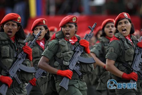 当地时间2012年7月5日，委内瑞拉加拉加斯，独立日大阅兵举行。 (图片来源：东方IC)
