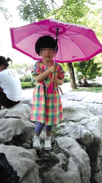 3岁女童被幼儿园园长遗忘车内9小时死亡(图)