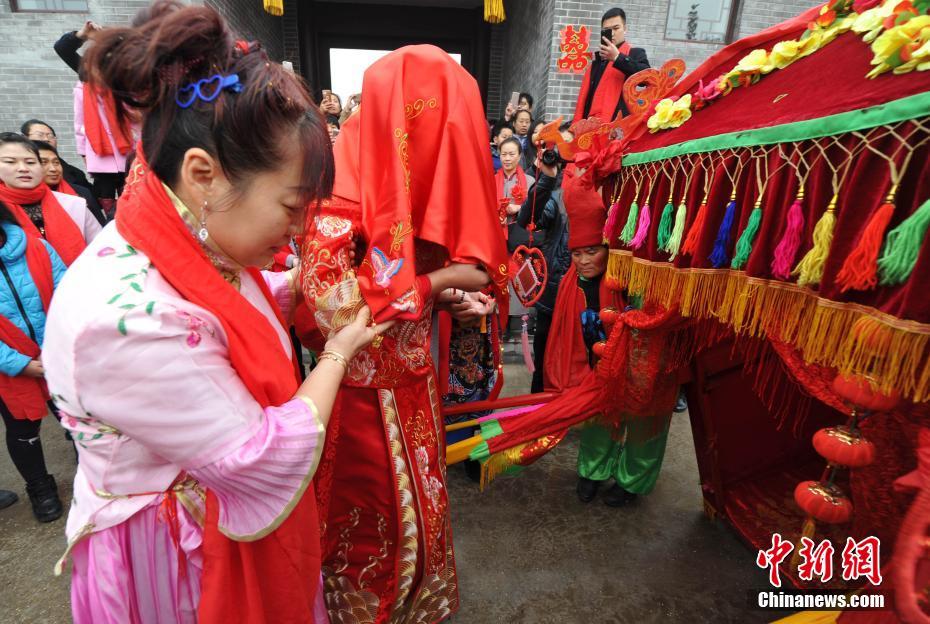 高头大马八抬大轿娶媳妇 90后的中式传统婚礼