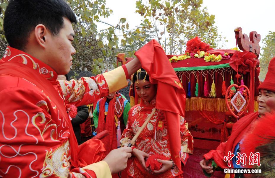 高头大马八抬大轿娶媳妇 90后的中式传统婚礼