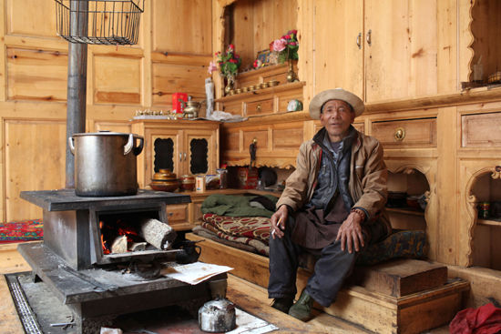 香格里拉旅游致富藏族农牧民