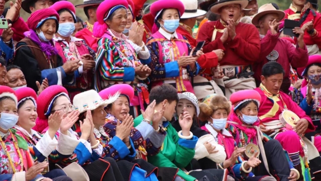 尼汝村祭山跑马节