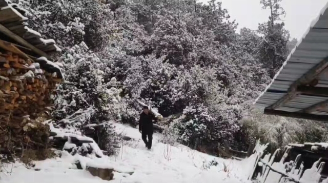 【网络中国节•春节】雪后的霞若乡施坝村美如画