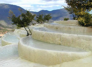 白水台