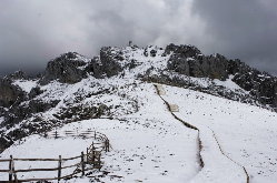 石卡雪山