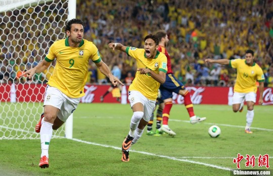 2013联合会杯决赛：巴西3-0西班牙夺3连冠