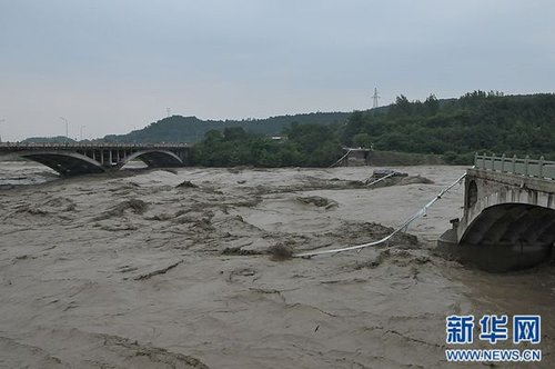 四川暴雨致3座大桥垮塌 汶川地震遗址被淹(图)