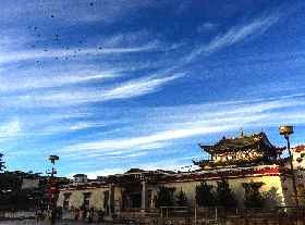 彩云扮靓古城