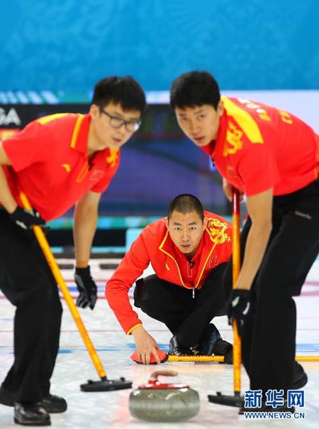中国队以6比5战胜英国队，晋级四强。新华社记者龚兵摄