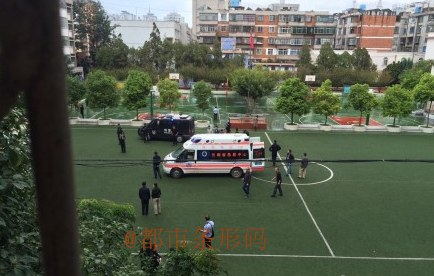 昆明一所小学发生踩踏事故六人死亡