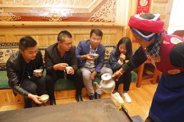 鲁茸一家忙碌的“黄金”周