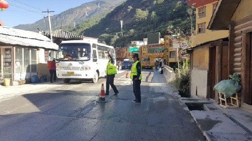 香格里拉——松园桥路段桥梁开展安全专项检测