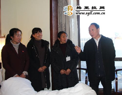 我州领导看望代表时要求：不负人民重托 认真履职尽责