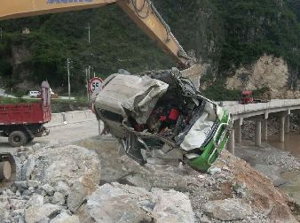 【尼塔路最新路况】便道已抢通，每天这个时段临时通车