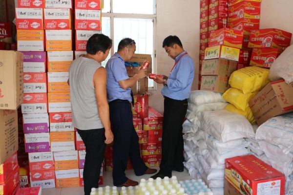 维西县加强艺术节食品安全监管