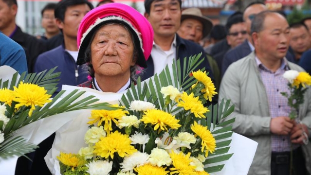 我州举行烈士纪念日公祭活动