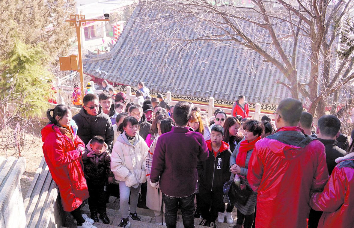 香格里拉迎来假期旅游高峰后的又一个旅游高潮