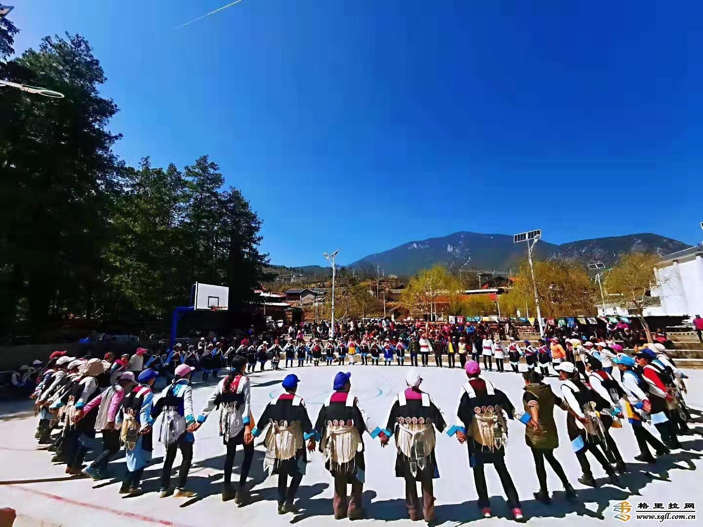 三坝乡群众欢度二月八