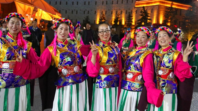 迪庆州民族大联欢庆祝新中国成立70周年