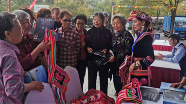 维西特色产品受到上海市民欢迎