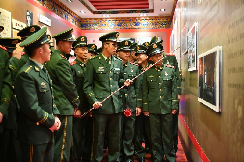 武警迪庆支队严密组织“宪法进军营”主题日活动