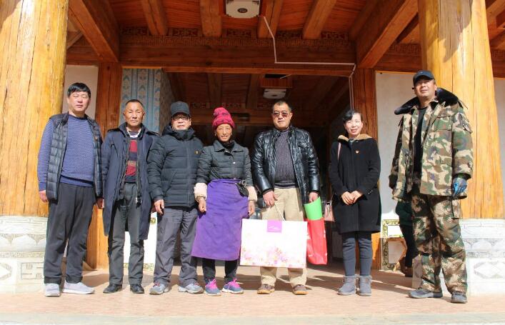 州科协干部职工到小中甸镇慰问贫困户