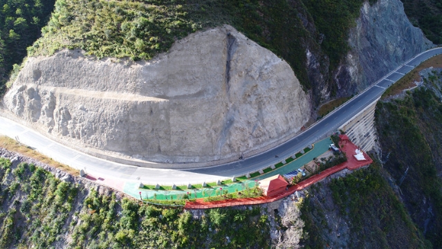 迪庆以观景台建设提升全域旅游公共服务水平