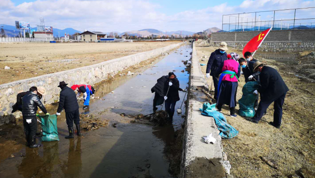 香格里拉市党建引领美化乡村环境