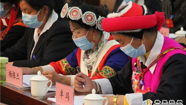 州十三届人大五次会议开幕式花絮