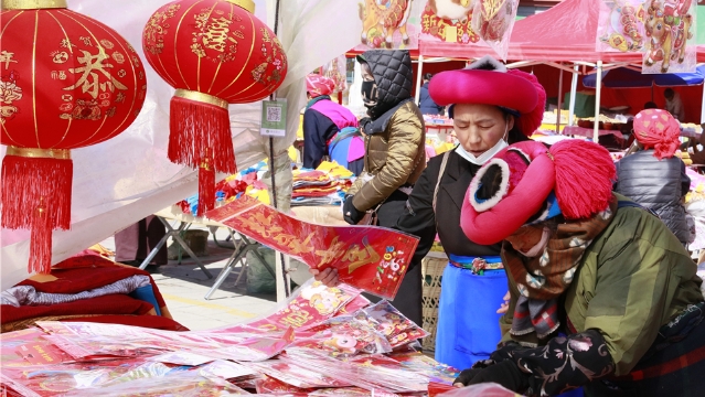 冲鸭！买年货啦！香格里拉市民热火朝天忙采购！
