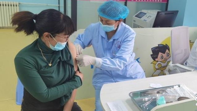 香格里拉市有序开展新冠疫苗接种工作