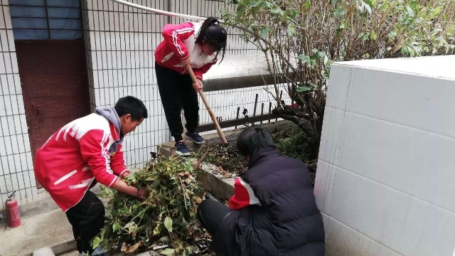 【爱国卫生运动】维西县第一中学积极组织全校师生全面整治校园环境卫生