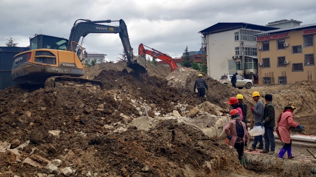 香格里拉市独克宗古城北门项目正在抓紧建设
