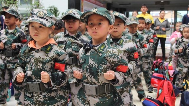 300余名幼儿园师生走进迪庆军分区感受军旅生活