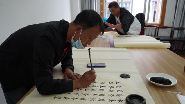 我州举办手抄习近平总书记“七一”重要讲话书法大赛