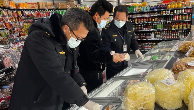 维西县加强节前市场检查守护春节市场安全