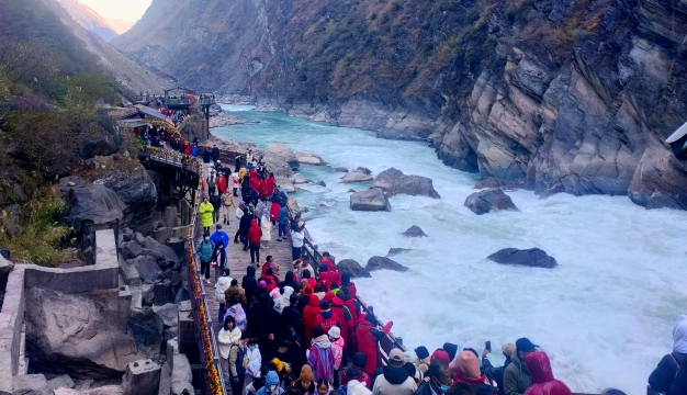 【香格里拉欢迎您】虎跳峡景区好热闹