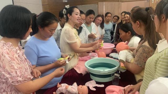 维西县2023年家政“育婴员”服务专业人员培训（维西班）圆满结束