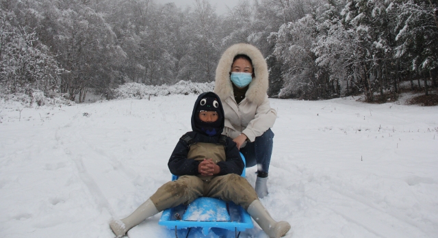 在迪庆，与今冬第一场雪相遇