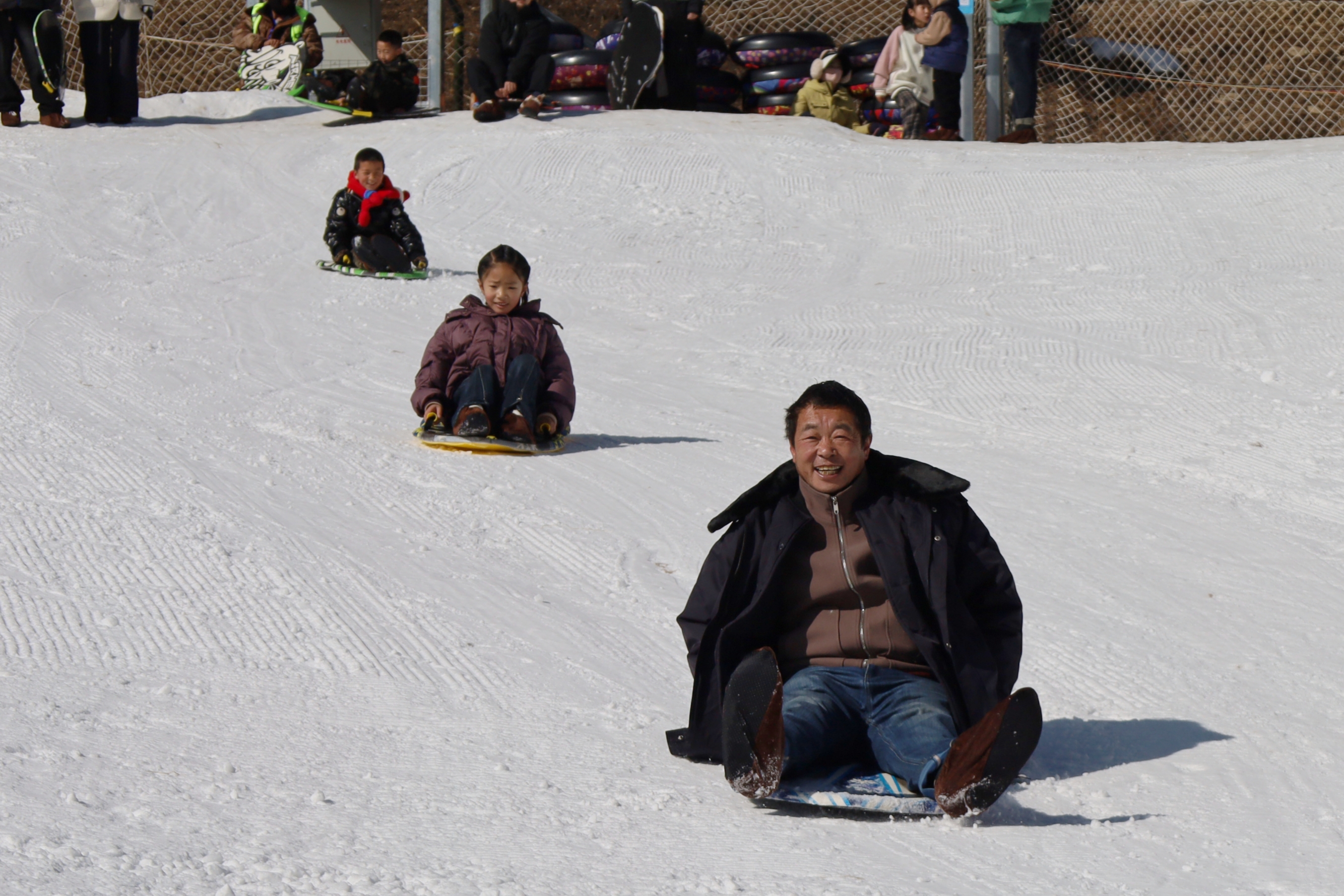 普达措景区冰雪项目受热捧