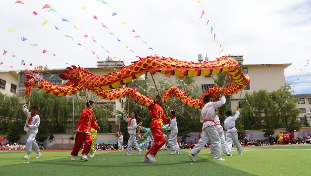 香格里拉市欢乐庆“六一” 共筑多彩童年梦