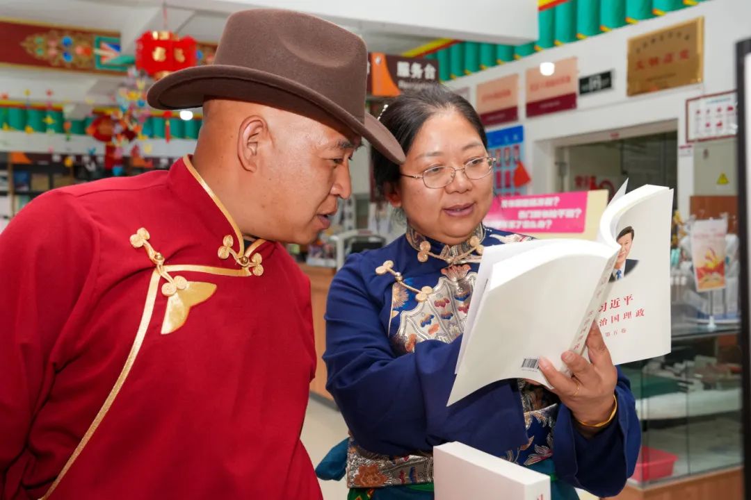 《习近平谈治国理政》第五卷在我州上架