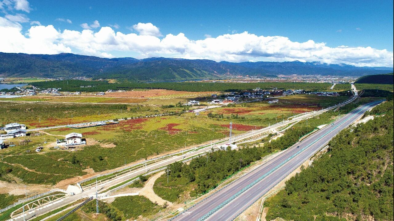 你好，迪庆：雪域高原绽放民族团结之花