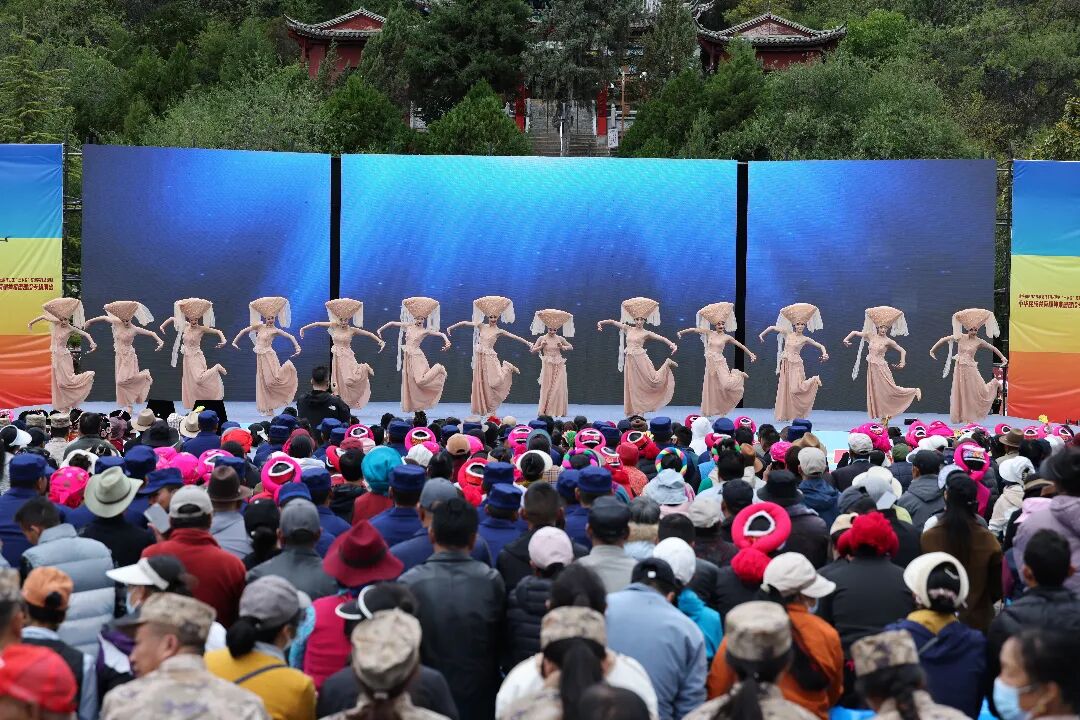 迪庆州2025年文化科技卫生“三下乡”文明实践暨中华民族共有精神家园建设专场演出精彩上演