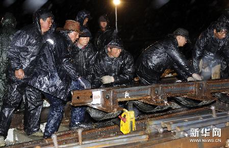 拉日铁路和青藏铁路接轨 青藏铁路延长257公里