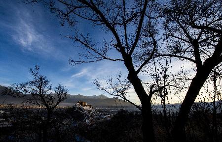布宫晨曦
