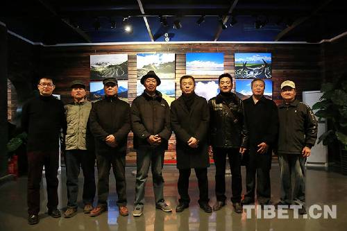 《世界屋脊秘境阿里》摄影展在京开幕