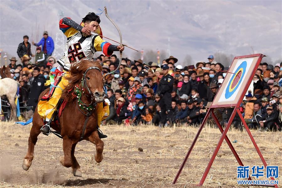 （体育）（3）乡村马术表演 把欢乐带到西藏田间地头